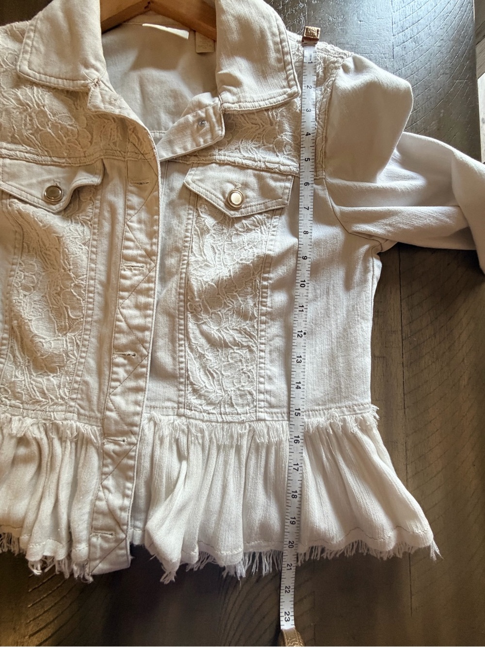 Chico’s Size 1 White Lace Ruffle Hem Denim Jacket Boho Romantic Cottagecore - Picture 11 of 12